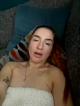 Snapshot of Cherry-L-28 chatting on 25, 11, 2025 Cherry-L-28 online show from 25, 11, 2025