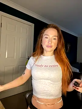 Snapshot of Cherry-L-28 chatting on 14, 11, 2025 Cherry-L-28 online show from 14, 11, 2025