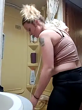 Queen2454 online show from 7, 4, 2026