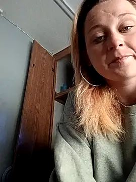 Queen2454 online show from 3, 4, 2026