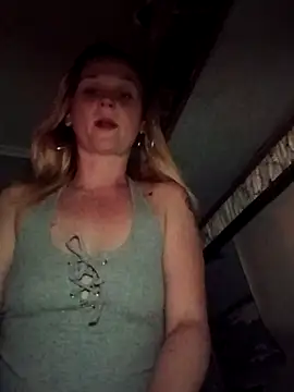 Queen2454 online show from 5, 4, 2026