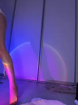 bunnyirisluv online show from 15, 4, 2026