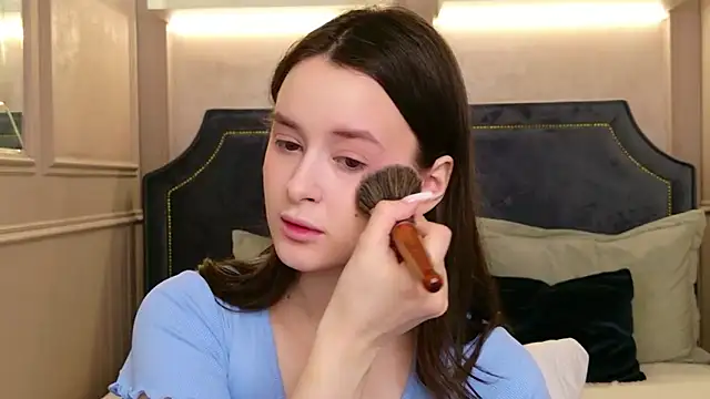 EvaSwen online show from 17, 4, 2026