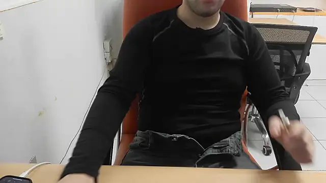 cazzo18cm3 online show from 16, 12, 2025