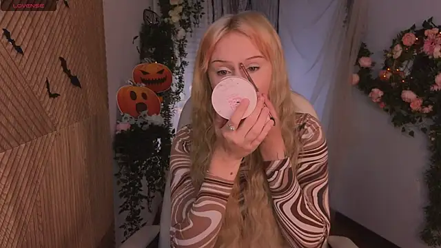 kitten murray  online show from 25, 10, 2025