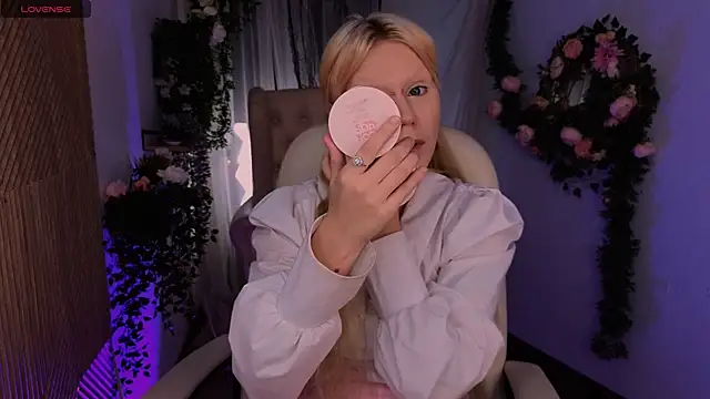 kitten murray  online show from 15, 11, 2025