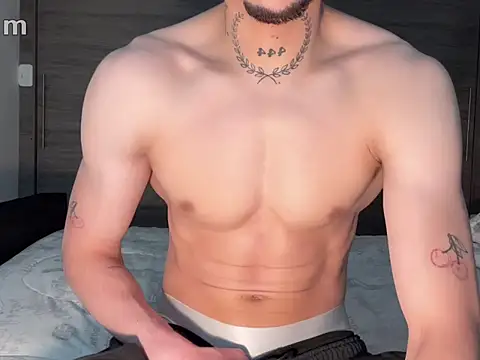 strongManLatino online show from 18, 7, 2026