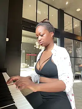 tia   fox online show from 17, 2, 2026