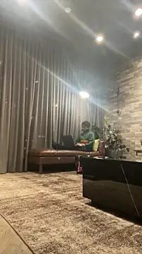 tia   fox online show from 17, 11, 2025