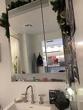 tia   fox online show from 25, 2, 2026