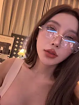 funnygirl0929 online show from 15, 4, 2026