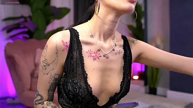 SerenaVelour online show from 31, 10, 2025