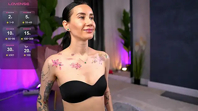 SerenaVelour online show from 24, 10, 2025