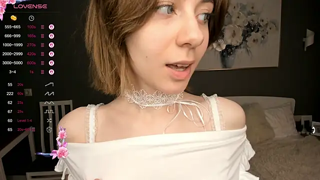 Snapshot of shyina_meow chatting on 5, 10, 2025 shyina meow online show from 5, 10, 2025