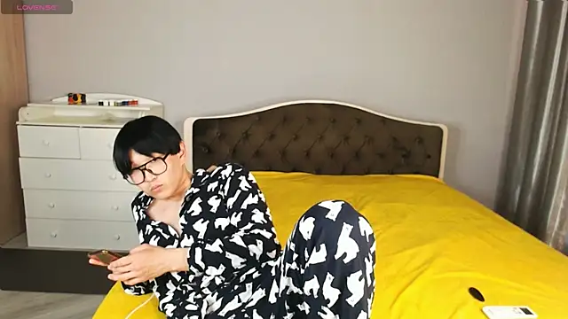 KaiChicken online show from 12, 5, 2026