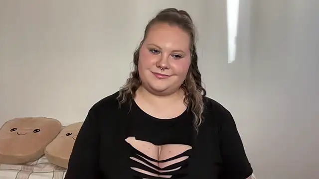 Snapshot of BriannaFlirty chatting on 7, 11, 2025 BriannaFlirty online show from 7, 11, 2025