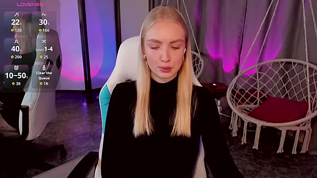 TessaGrays online show from 3, 11, 2025