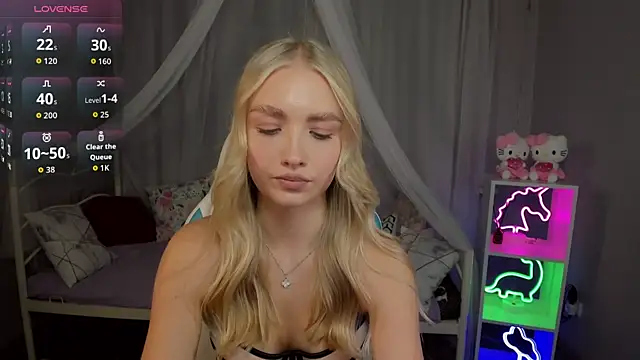 TessaGrays online show from 11, 11, 2025