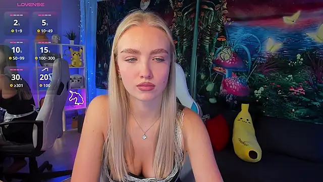 TessaGrays online show from 28, 10, 2025