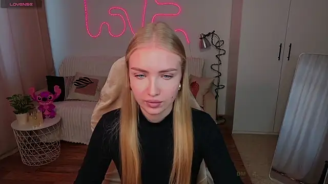 TessaGrays online show from 12, 5, 2026