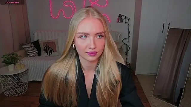 TessaGrays online show from 4, 4, 2026