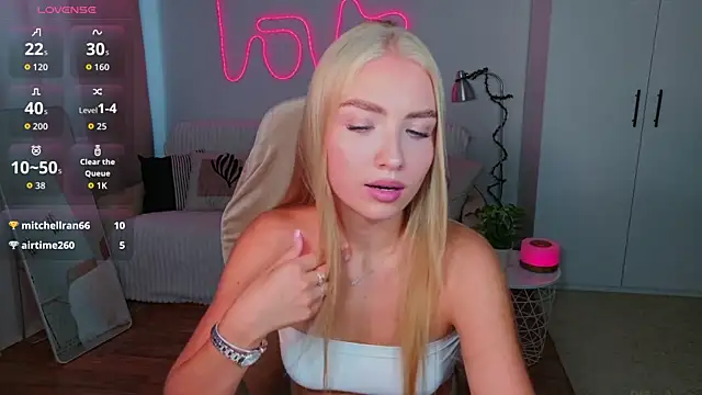 TessaGrays online show from 23, 7, 2026