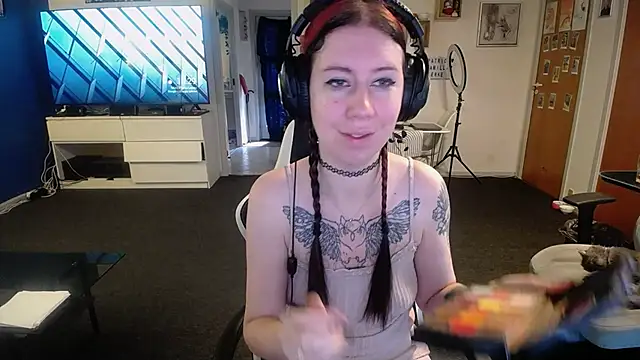 TattooedGirls online show from 1, 10, 2025