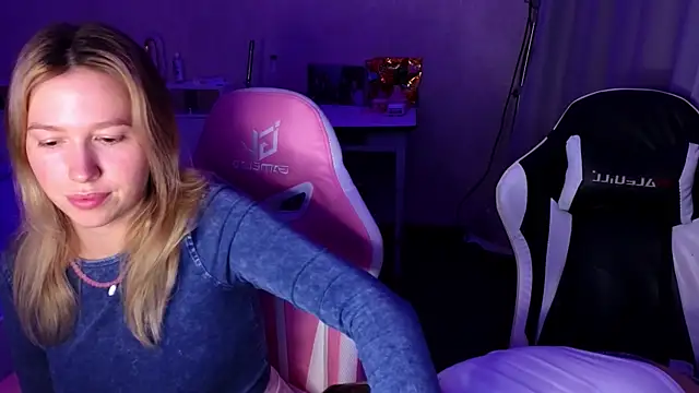 stefany and bettany online show from 1, 12, 2025