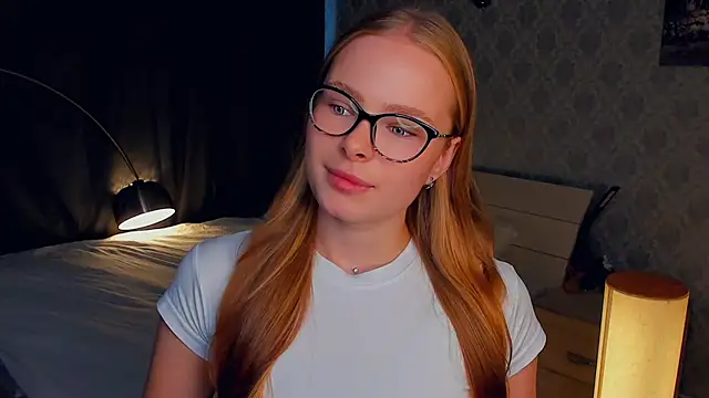 Snapshot of LibbyVenzeio chatting on 19, 10, 2025 LibbyVenzeio online show from 19, 10, 2025