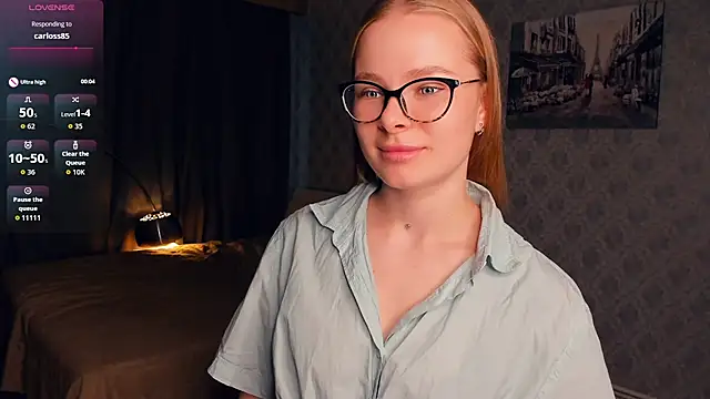 Snapshot of LibbyVenzeio chatting on 15, 11, 2025 LibbyVenzeio online show from 15, 11, 2025