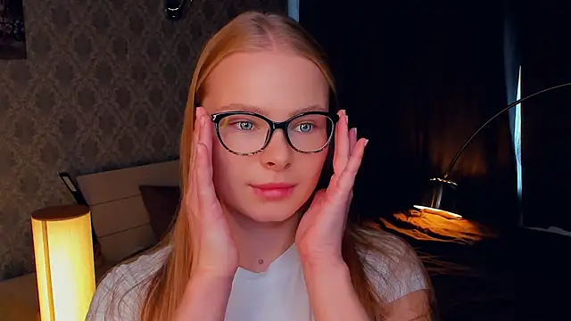 Snapshot of LibbyVenzeio chatting on 10, 10, 2025 LibbyVenzeio online show from 10, 10, 2025