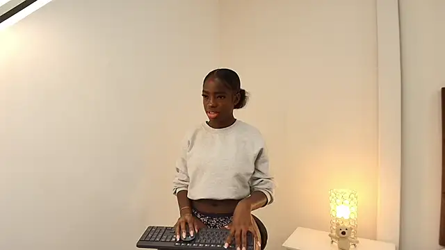 NatashaTaylor online show from 25, 11, 2025