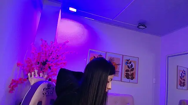 Gabriela milani online show from 24, 10, 2025