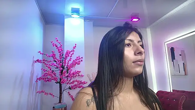 Gabriela milani online show from 22, 11, 2025