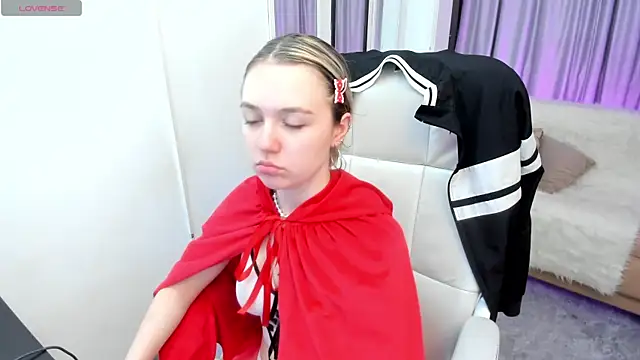 Lucia Copper online show from 31, 10, 2025