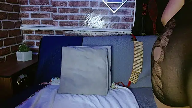 scarlet queen   online show from 2, 2, 2026