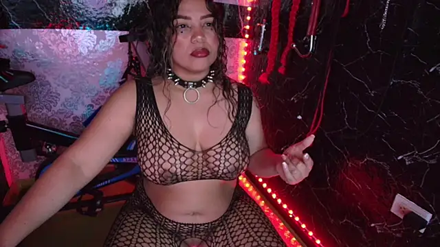 scarlet queen   online show from 15, 12, 2025