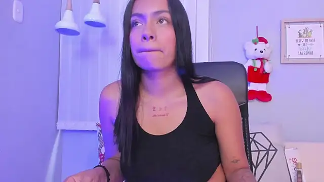 Snapshot of Lilo_Rose chatting on 13, 11, 2025 Lilo Rose online show from 13, 11, 2025