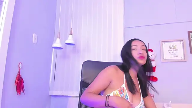 Snapshot of Lilo_Rose chatting on 14, 11, 2025 Lilo Rose online show from 14, 11, 2025