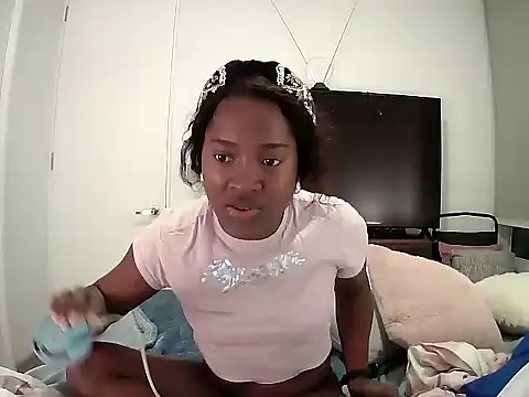 Snapshot of Bren033 chatting on 6, 10, 2025 Bren033 online show from 6, 10, 2025