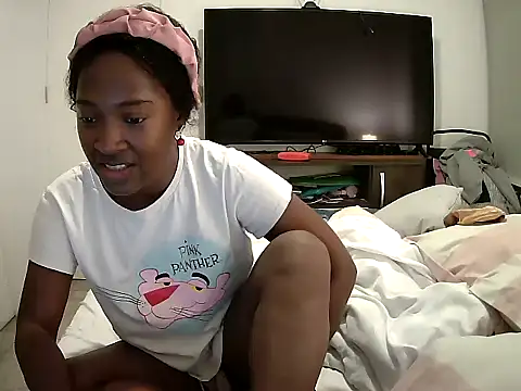 Snapshot of Bren033 chatting on 8, 10, 2025 Bren033 online show from 8, 10, 2025