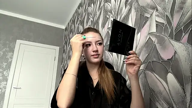 HollyCroker online show from 26, 11, 2025