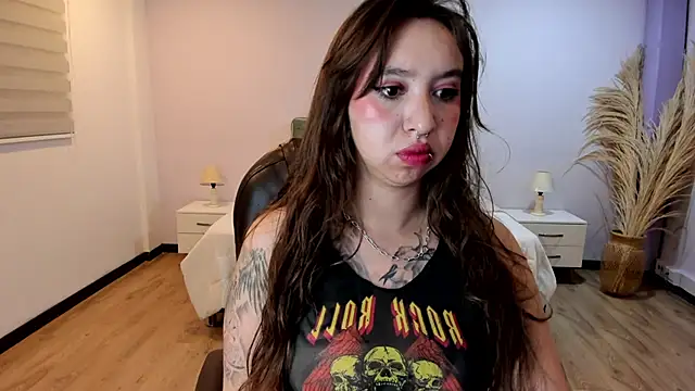 Scarlett  Cooper   online show from 1, 11, 2025