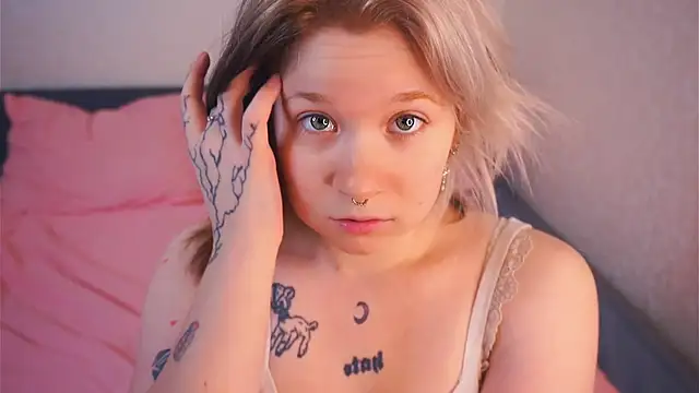 EviaVanveen online show from 4, 12, 2025