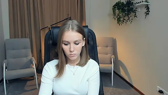 TienKnous online show from 3, 10, 2025