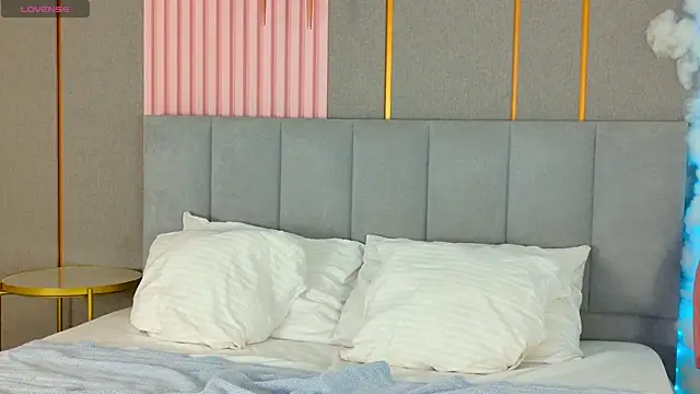 SabrinaSong online show from 24, 11, 2025