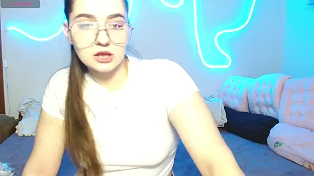 Snapshot of cutieblush chatting on 3, 10, 2025 cutieblush online show from 3, 10, 2025