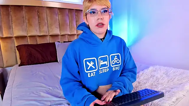 SamyShark online show from 10, 10, 2025