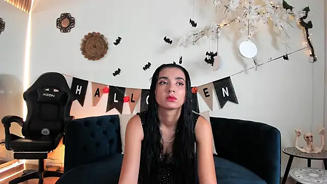 Snapshot of cloe_taylor__ chatting on 12, 10, 2025 cloe taylor online show from 12, 10, 2025