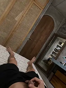 Snapshot of HenryLee1983-cums chatting on 17, 1, 2026 HenryLee1983-cums online show from 17, 1, 2026